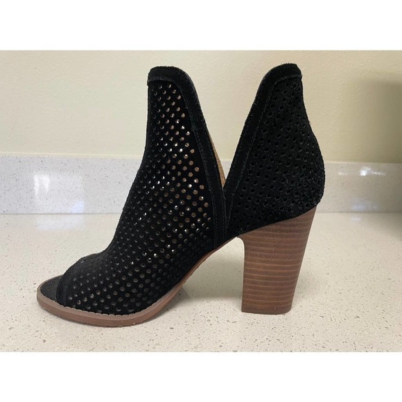 Lucky Brand Peep Toe Perforated Black Boot - Size 9 - Picture 7 of 11